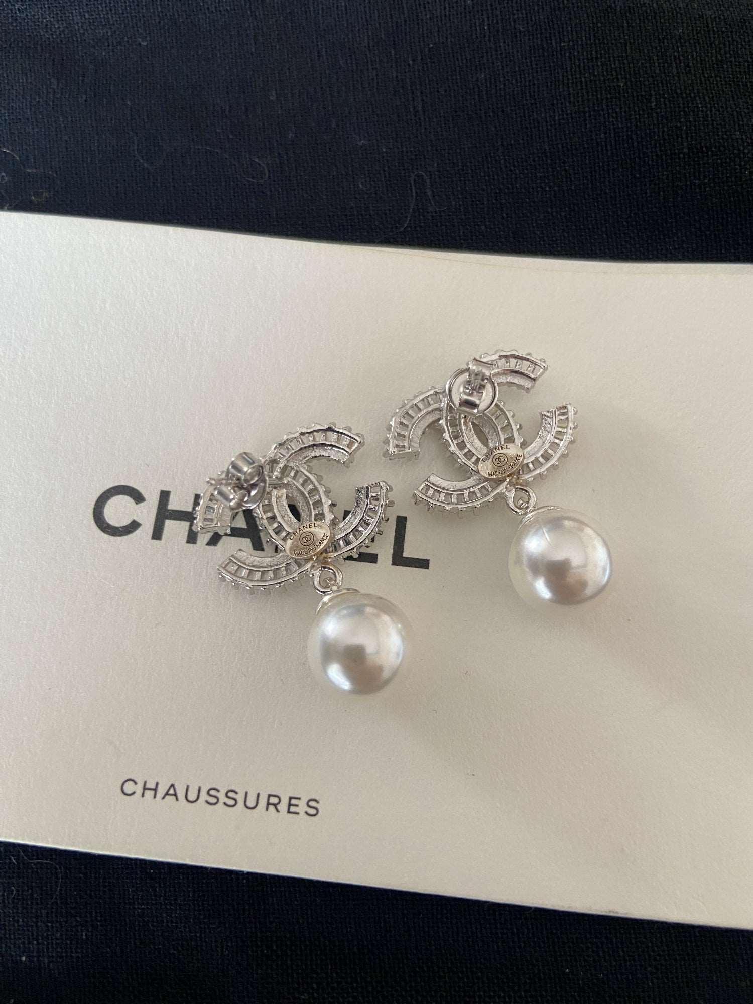 Vintage CHANEL golden turn lock CC and dangle pearl earrings. Very cla –  eNdApPi ***where you can find your favorite designer  vintages.....authentic, affordable, and lovable....